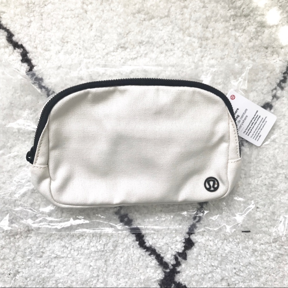 SOLD ❤️ Lululemon Everywhere Belt Bag - Angel Wing